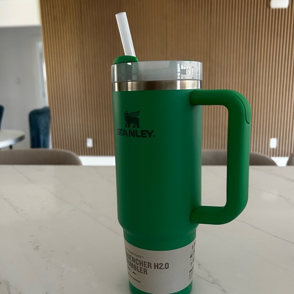 Stanley Emerald Green Quencher H2.0 Tumbler 30 oz - Picture 3 of 5